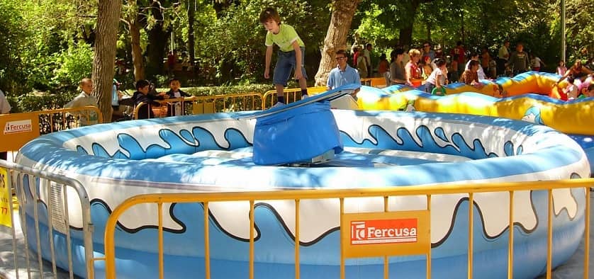 atracción surf mecánico hinchable